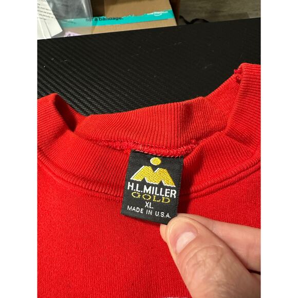 Vintage South Dakota Coyotes Crewneck Sweatshirt Red HL Miller Gold Size XL USA - Picture 3 of 11
